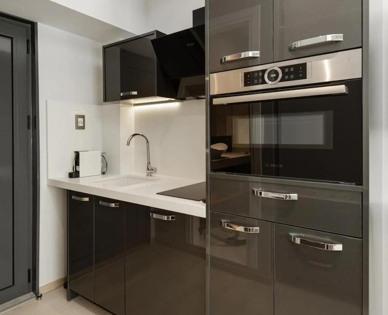 Square Elegant Suites Салоники Греция