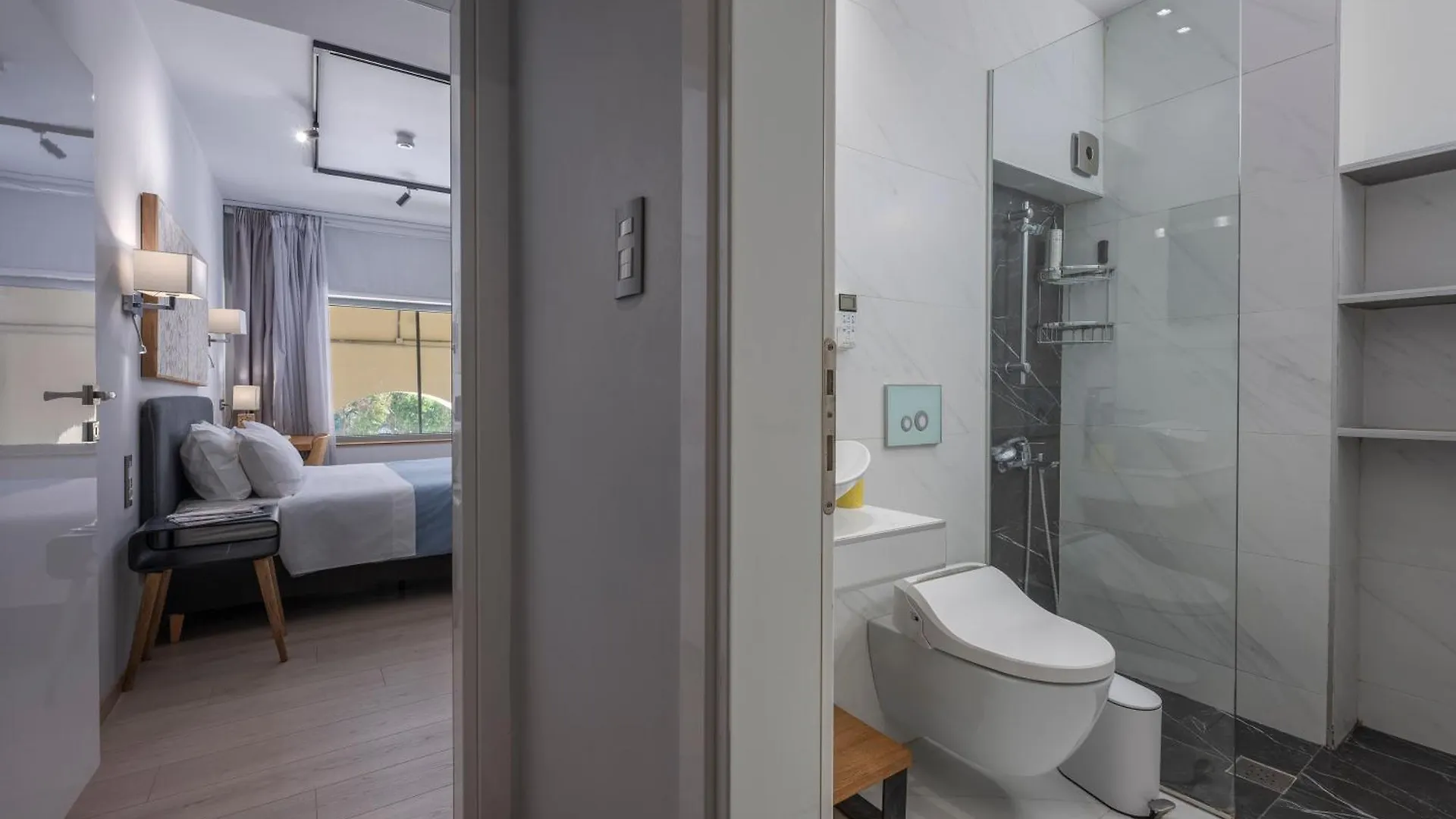 Square Elegant Suites Салоники