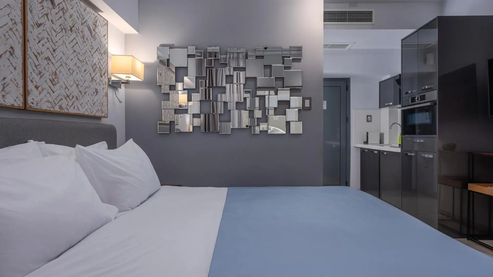 סלוניקי Square Elegant Suites 0*,