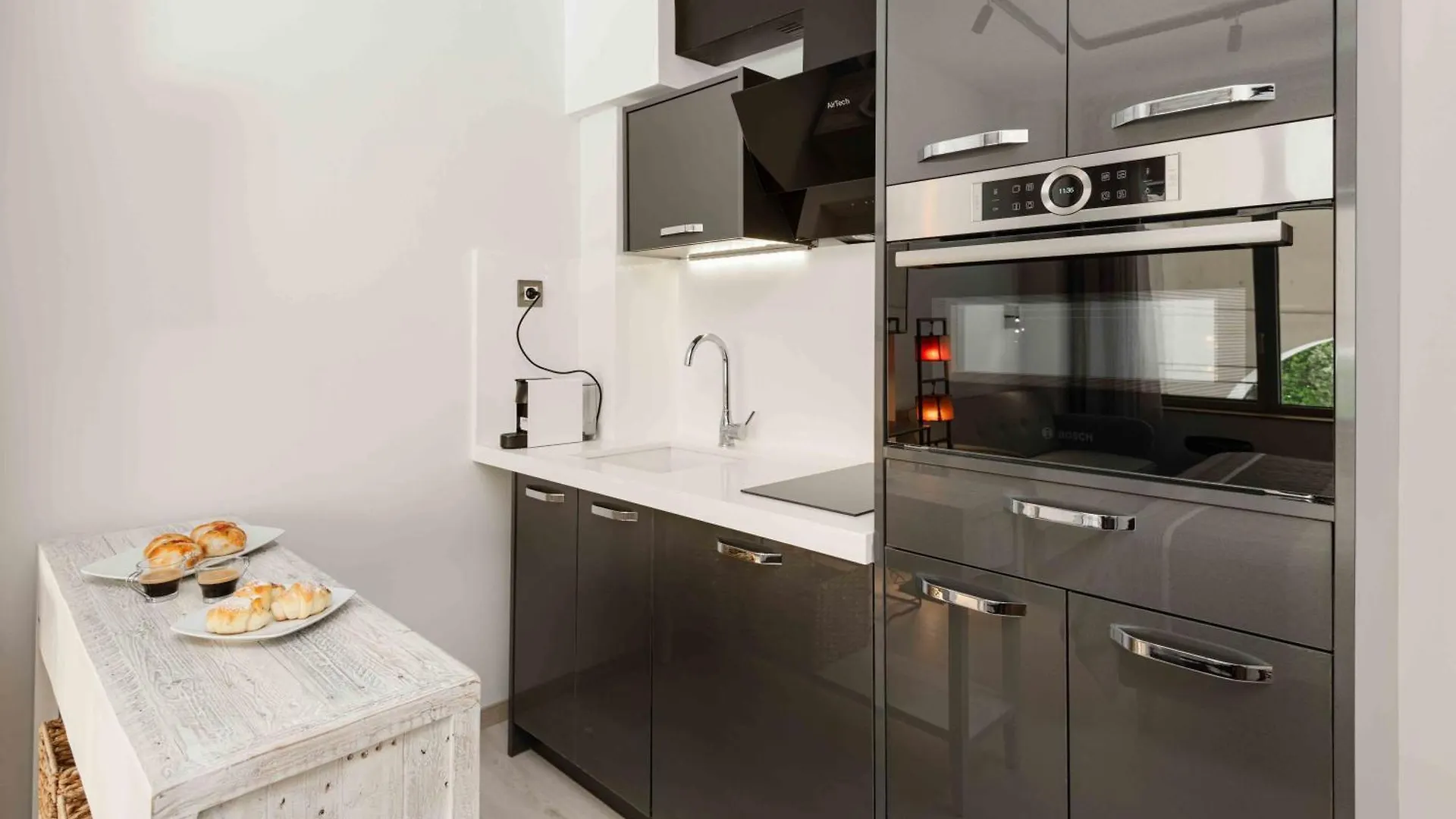 Square Elegant Suites Thessaloniki 0*,