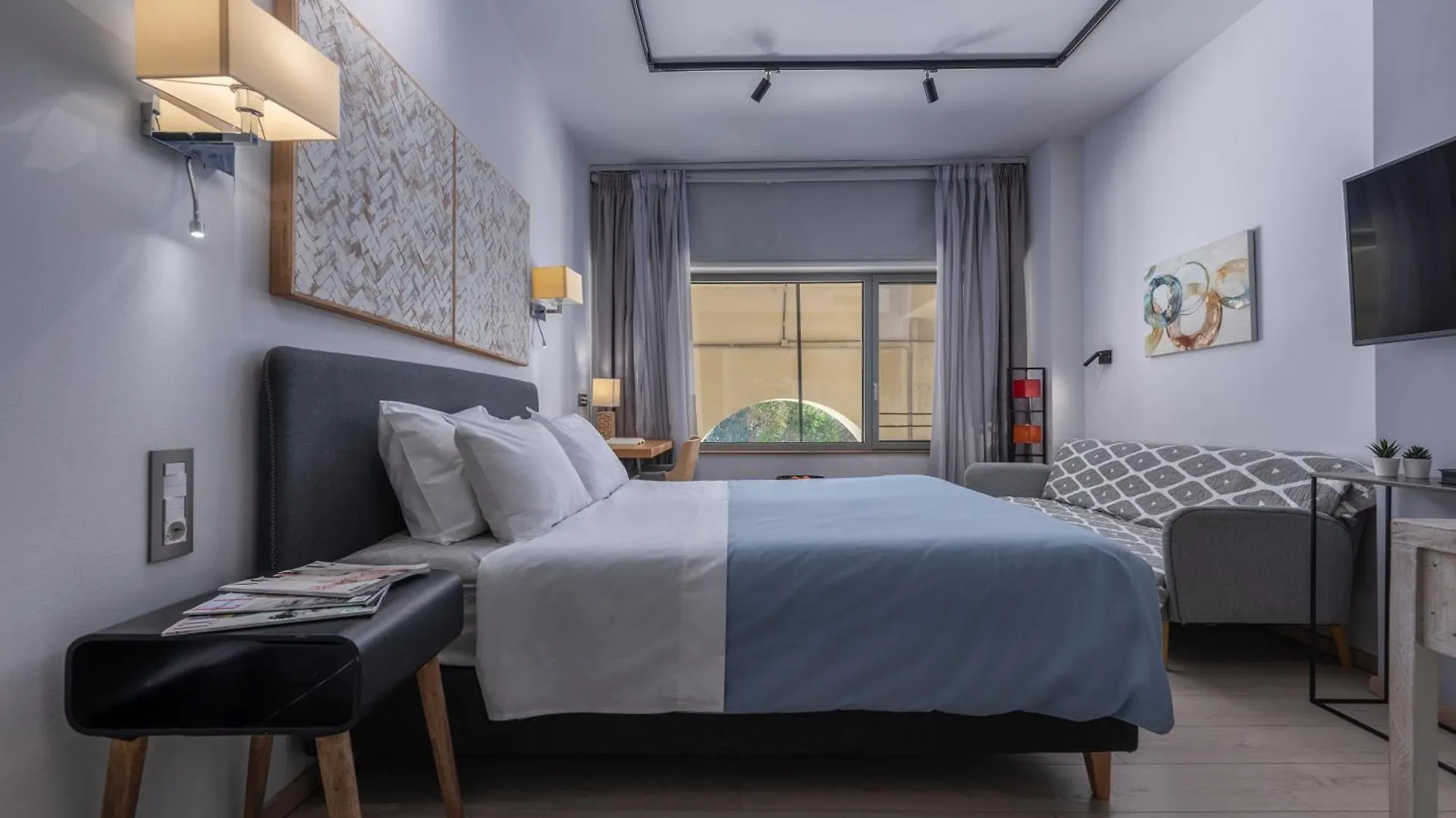 Square Elegant Suites Thessaloniki Greece
